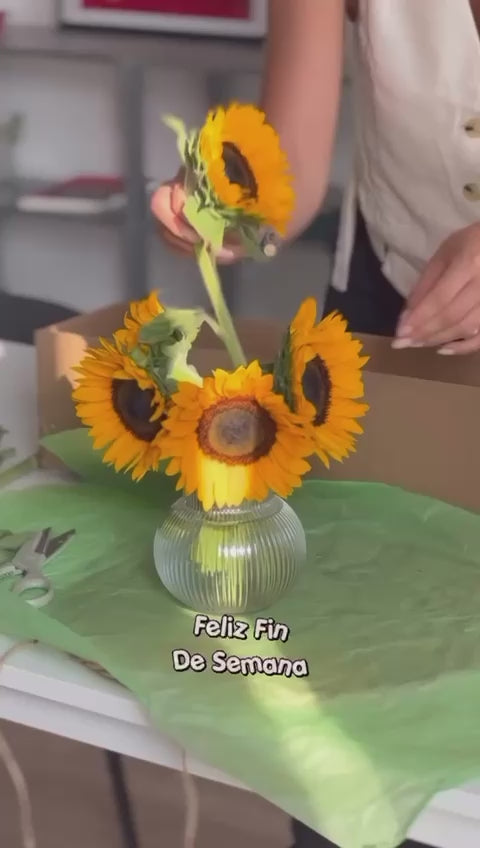 Como montar un jarrón de girasoles frescos